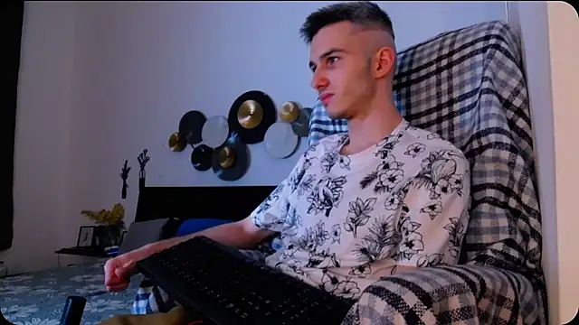 Snapshot of Devin_Jay chatting on 01.11.26 Devin Jay online show from 01.11.26