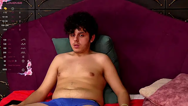 Snapshot of TejLliam chatting on 12.22.24 TejLliam online show from 12.22.24