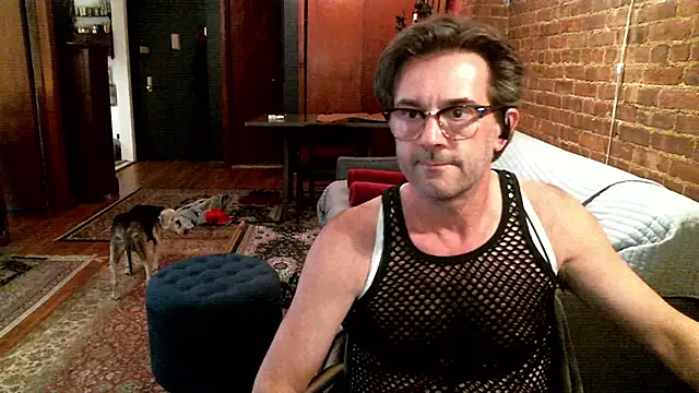 Johnny Bottoms online show from 05.05.26