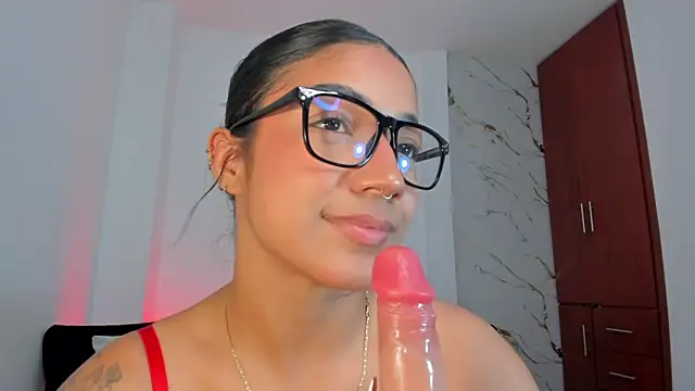 Snapshot of martina_roldam chatting on 05.19.26 martina roldam online show from 05.19.26