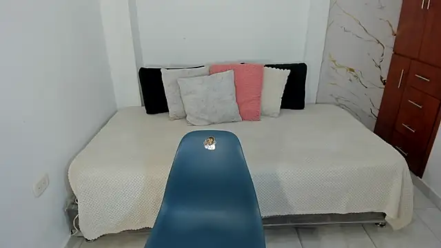 martina roldam online show from 07.18.26