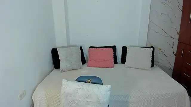martina roldam online show from 07.27.26