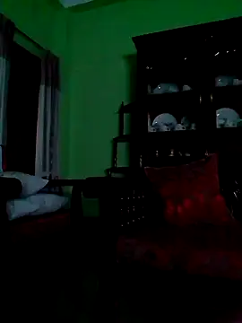 Snapshot of GildanK18 chatting on 03.17.25 GildanK18 online show from 03.17.25