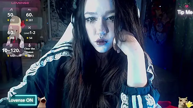 Snapshot of chloe_crystall_killer chatting on 05.14.26 chloe crystall killer online show from 05.14.26