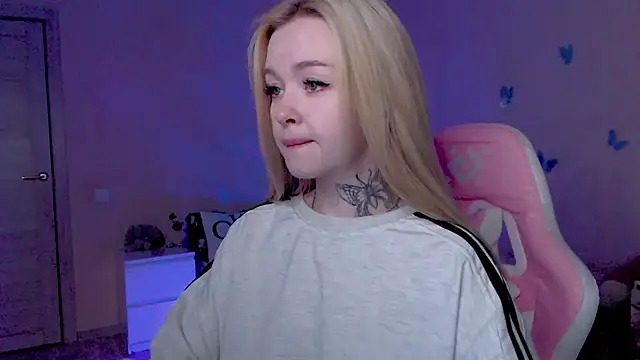 Snapshot of Naughty_Mable chatting on 05.09.26 Naughty Mable online show from 05.09.26