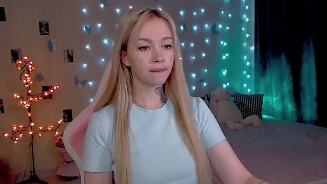 Snapshot of Naughty_Mable chatting on 07.31.26 Naughty Mable online show from 07.31.26