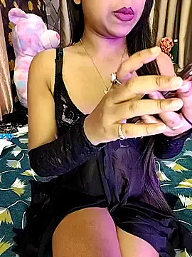 Snapshot of Little__Lia chatting on 11.18.25 Little Lia online show from 11.18.25