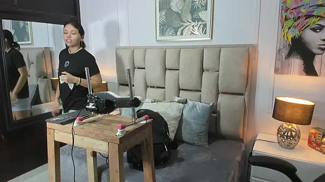 Snapshot of Iliy__ chatting on 12.22.24 Iliy online show from 12.22.24