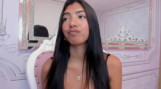 Daphne Fox  online show from 03.08.25