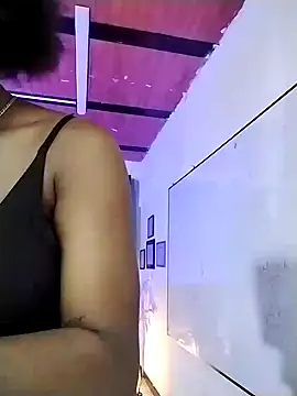 nikkystorm1  online show from 01.30.25