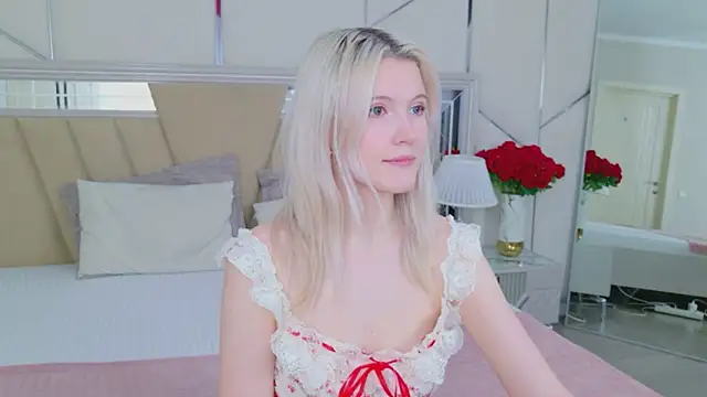 Snapshot of NellieLoyns chatting on 03.04.26 NellieLoyns online show from 03.04.26