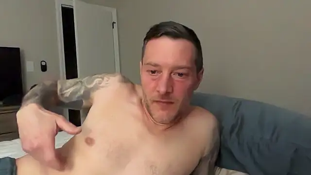 Snapshot of moon-boy chatting on 02.13.25 moon-boy online show from 02.13.25