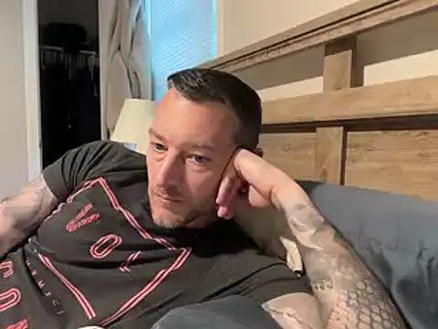 Snapshot of moon-boy chatting on 09.25.25 moon-boy online show from 09.25.25