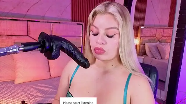 Snapshot of LolaAngellx chatting on 07.26.26 LolaAngellx online show from 07.26.26