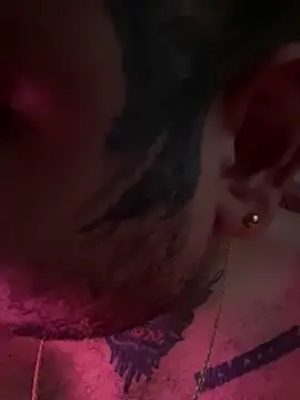 Snapshot of El_Titan1998 chatting on 02.26.25 El Titan1998 online show from 02.26.25