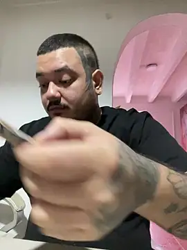 Snapshot of El_Titan1998 chatting on 03.10.25 El Titan1998 online show from 03.10.25