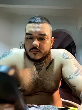 Snapshot of El_Titan1998 chatting on 09.26.25 El Titan1998 online show from 09.26.25