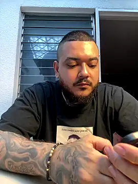 Snapshot of El_Titan1998 chatting on 12.13.25 El Titan1998 online show from 12.13.25