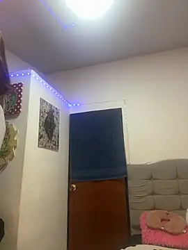 Snapshot of BlueStoneX chatting on 02.09.25 BlueStoneX online show from 02.09.25