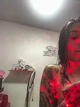 Snapshot of BlueStoneX chatting on 02.21.25 BlueStoneX online show from 02.21.25