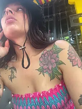 Snapshot of BlueStoneX chatting on 03.19.25 BlueStoneX online show from 03.19.25