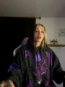 Snapshot of BlueStoneX chatting on 09.16.25 BlueStoneX online show from 09.16.25