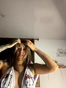 Snapshot of BlueStoneX chatting on 09.23.25 BlueStoneX online show from 09.23.25