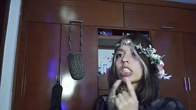 Snapshot of BlueStoneX chatting on 10.01.25 BlueStoneX online show from 10.01.25