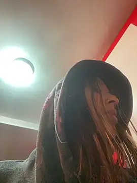 Snapshot of BlueStoneX chatting on 11.24.25 BlueStoneX online show from 11.24.25