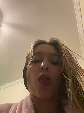 Snapshot of BlueStoneX chatting on 12.02.25 BlueStoneX online show from 12.02.25