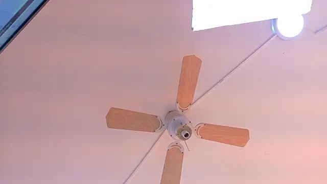 Snapshot of MiaLaurents chatting on 03.15.26 MiaLaurents online show from 03.15.26