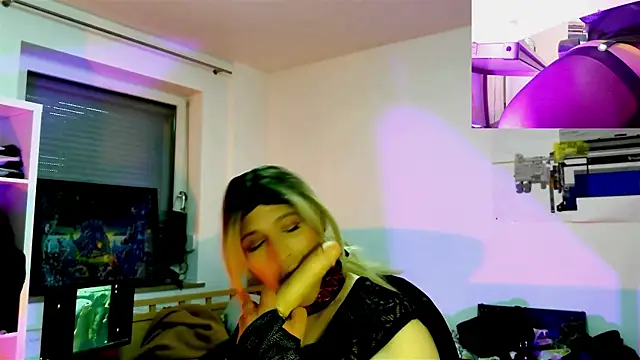 Snapshot of DYasmin69 chatting on 02.15.25 DYasmin69 online show from 02.15.25