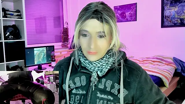 Snapshot of DYasmin69 chatting on 02.22.25 DYasmin69 online show from 02.22.25