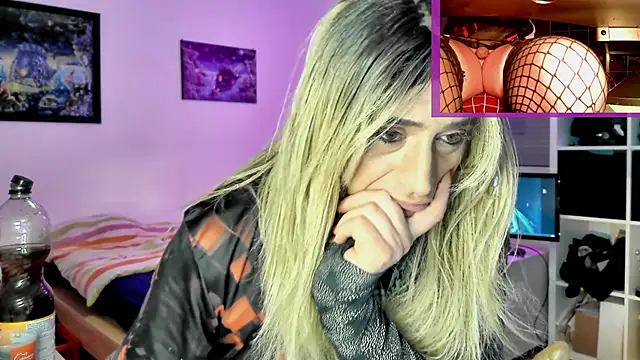 Snapshot of DYasmin69 chatting on 02.22.25 DYasmin69 online show from 02.22.25