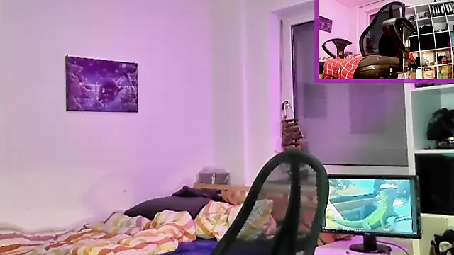 Snapshot of DYasmin69 chatting on 02.22.25 DYasmin69 online show from 02.22.25