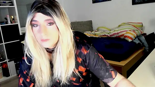 Snapshot of DYasmin69 chatting on 03.08.25 DYasmin69 online show from 03.08.25