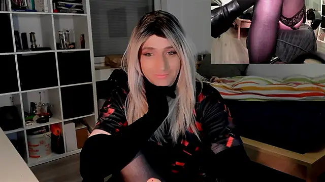 Snapshot of DYasmin69 chatting on 03.21.25 DYasmin69 online show from 03.21.25