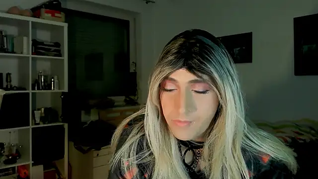 Snapshot of DYasmin69 chatting on 03.21.25 DYasmin69 online show from 03.21.25