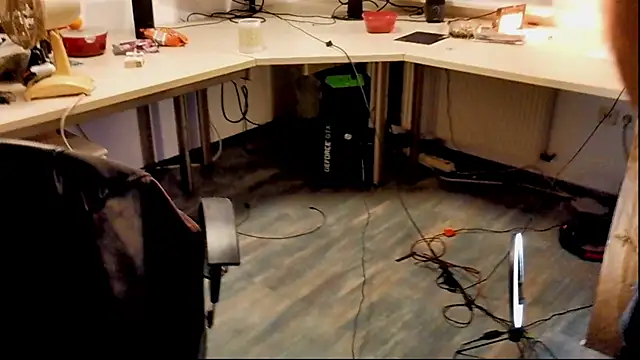 Snapshot of DYasmin69 chatting on 10.12.25 DYasmin69 online show from 10.12.25