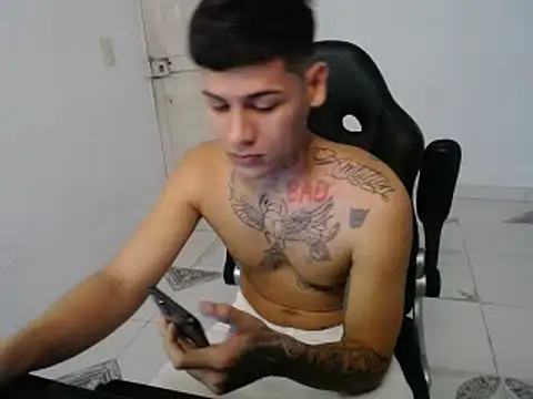 Clyde019 online show from 01.18.25