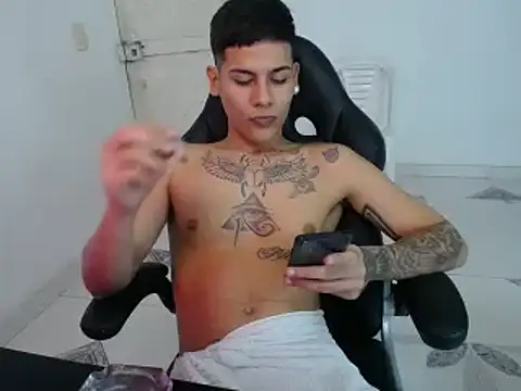 Clyde019 online show from 01.24.25