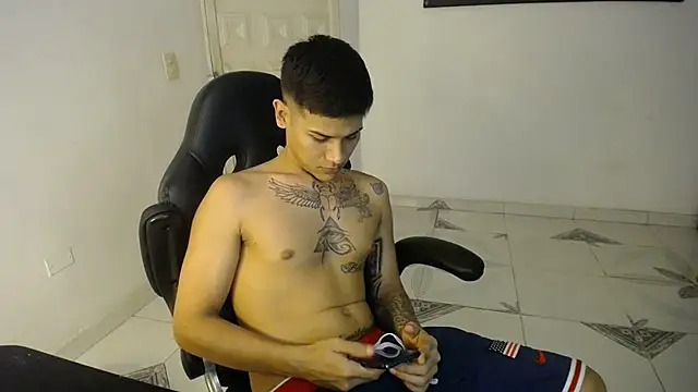 Clyde019 online show from 02.26.25