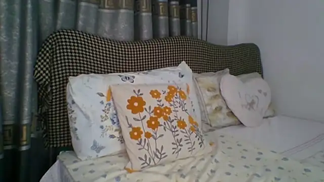 Snapshot of LeydiLi chatting on 07.14.26 LeydiLi online show from 07.14.26