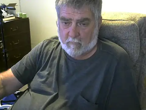 Snapshot of viejo_oso chatting on 09.15.25 viejo oso online show from 09.15.25