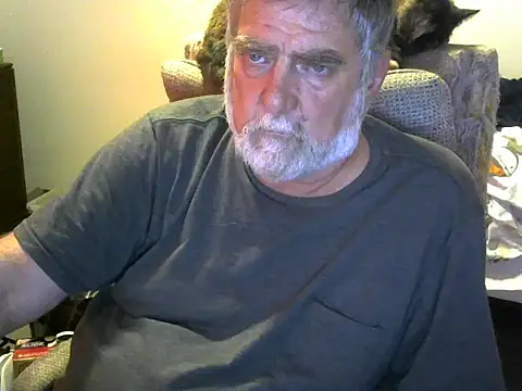 Snapshot of viejo_oso chatting on 09.29.25 viejo oso online show from 09.29.25