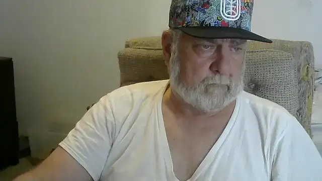 Snapshot of viejo_oso chatting on 01.11.26 viejo oso online show from 01.11.26