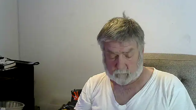 Snapshot of viejo_oso chatting on 01.18.26 viejo oso online show from 01.18.26