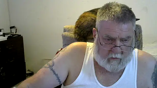Snapshot of viejo_oso chatting on 02.16.26 viejo oso online show from 02.16.26