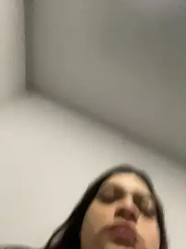 Snapshot of Sophia_cyrus11 chatting on 01.05.25 Sophia cyrus11 online show from 01.05.25