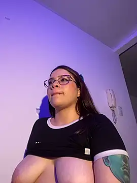 Snapshot of Sophia_cyrus11 chatting on 03.21.25 Sophia cyrus11 online show from 03.21.25